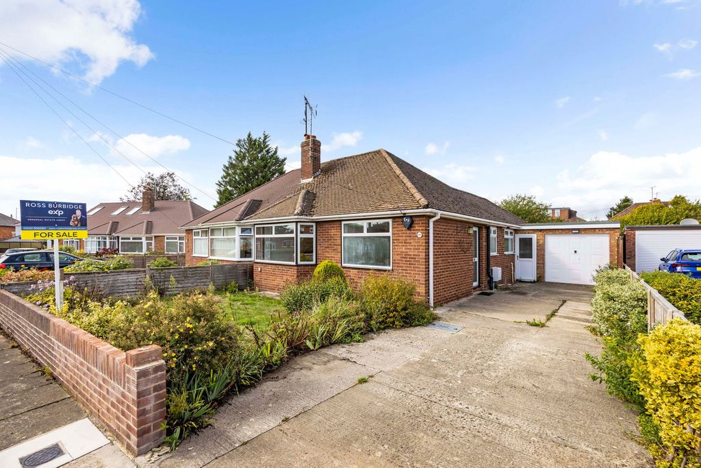 Property photo 1 of 11