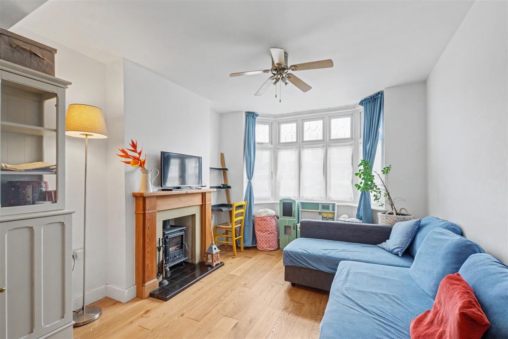 Property photo 2 of 29 Lounge_3.Jpeg