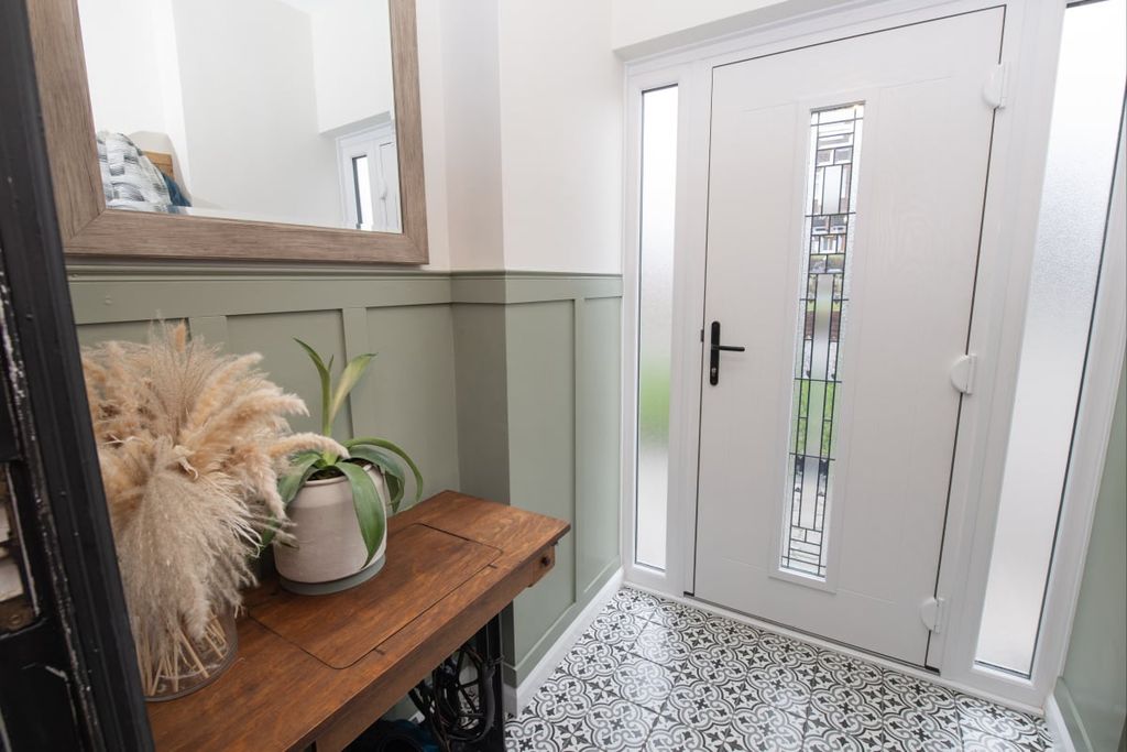 Property photo 3 of 47