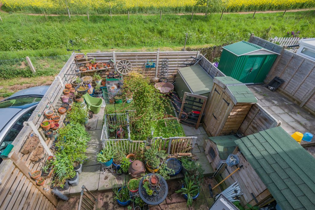 Property photo 2 of 22