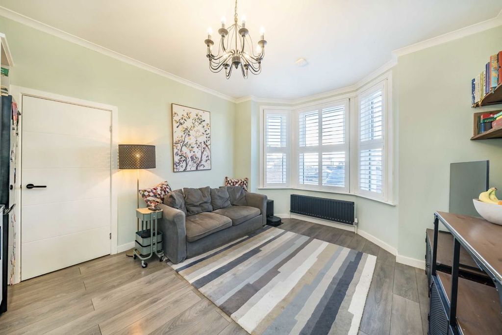 Property photo 3 of 8