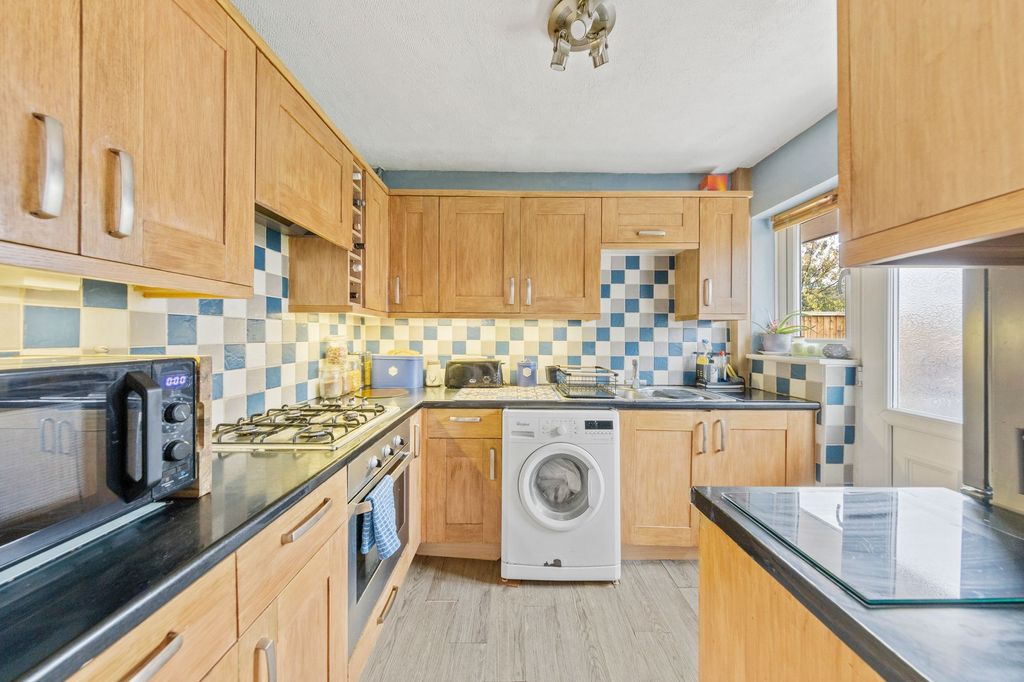 Property photo 3 of 20