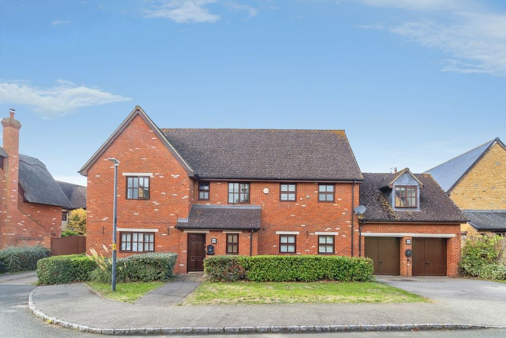 Property photo 1 of 32 Pbox-Img.Jpg