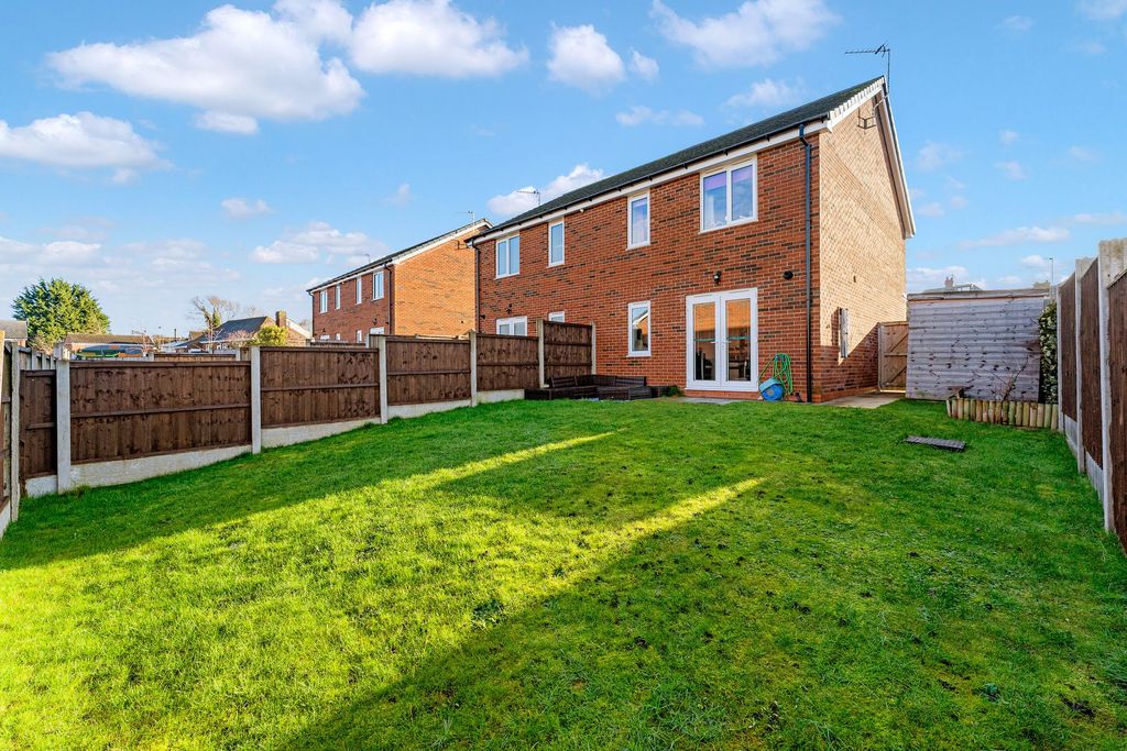 Property photo 2 of 20