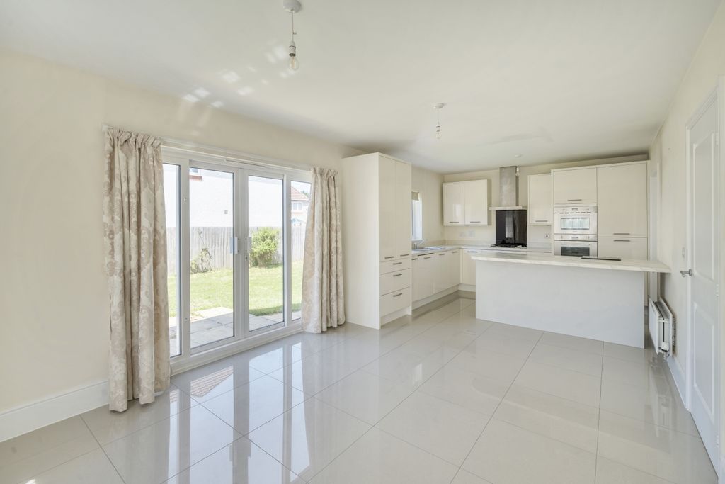 Property photo 3 of 23 1318182-15-68652c50531F9