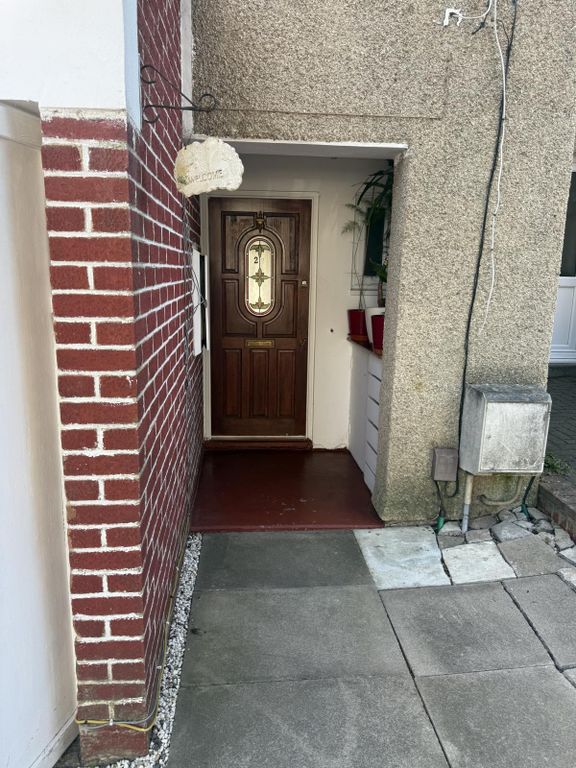 Property photo 1 of 10 3 Bed Mid-Terraced House For Sale Dobbin Close, Harrow Ha3