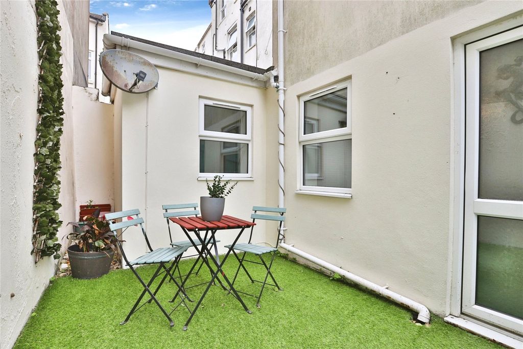 Property photo 1 of 14 Picture No. 06