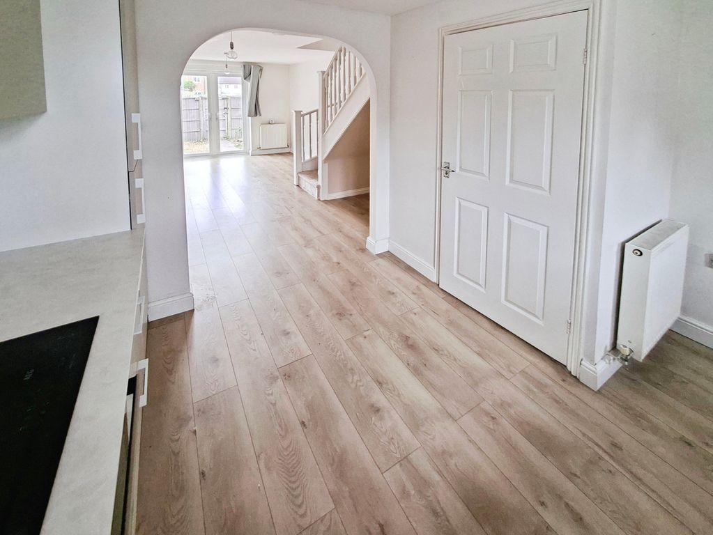 Property photo 3 of 10 Pbox-Img.Jpg