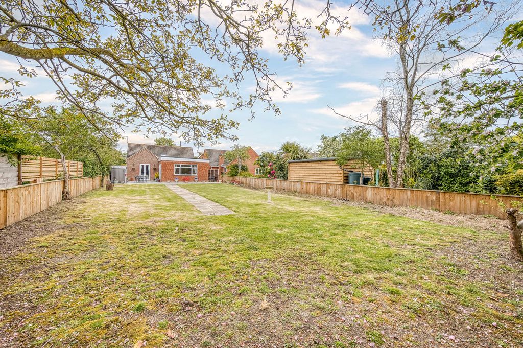 Property photo 2 of 21