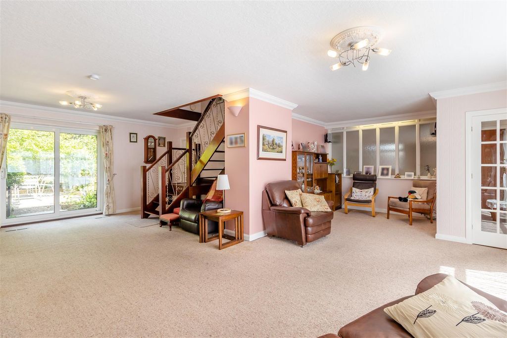 Property photo 2 of 44 8651067-Interior20.Jpg