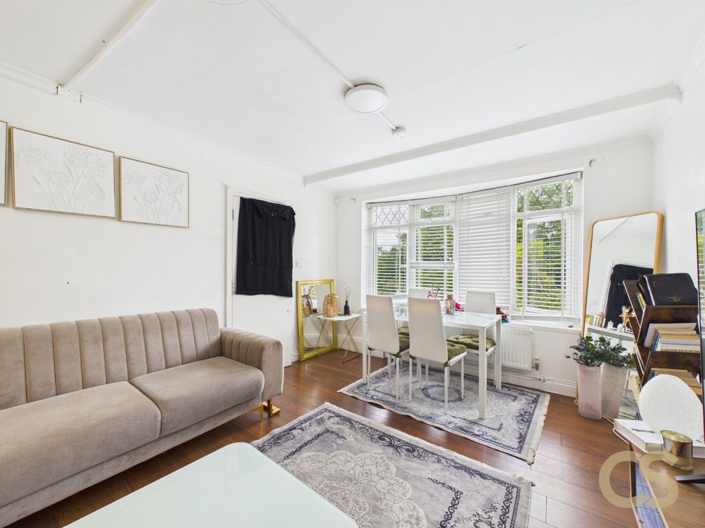 Property photo 3 of 13 5331353