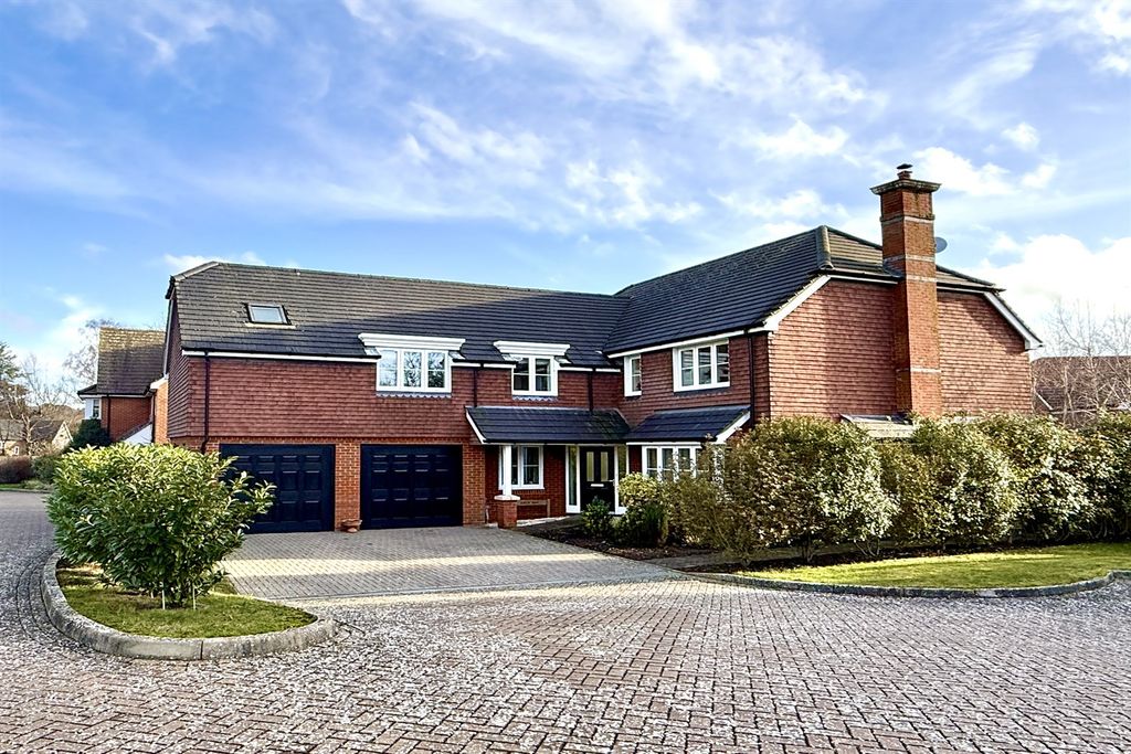 Property photo 1 of 14 (Main)