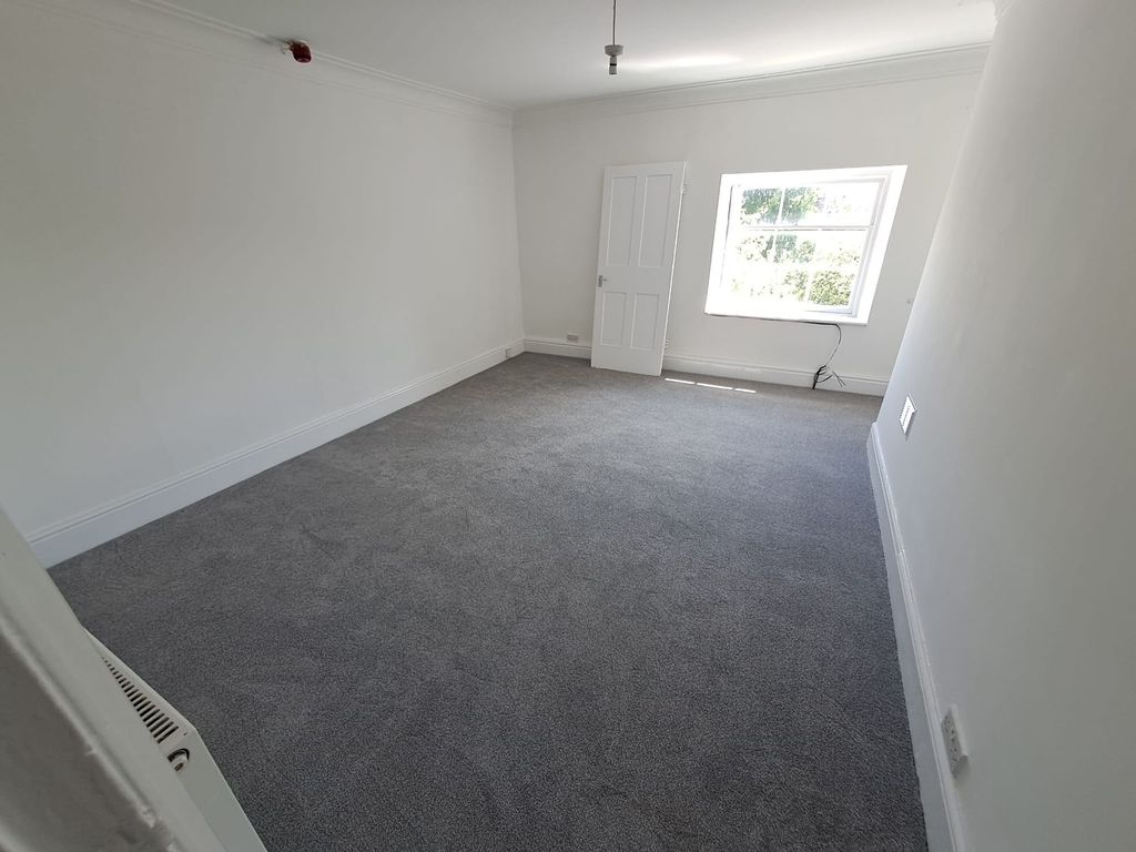 Property photo 3 of 8 Photo 1
