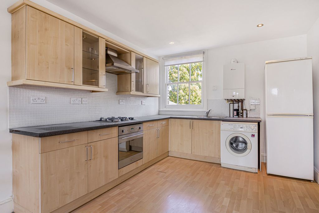 Property photo 3 of 17 Reception/Kitchen