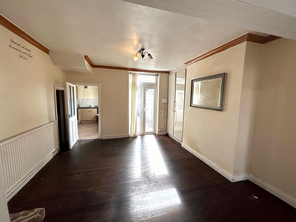 Property photo 3 of 8 Dining Room.Jpg