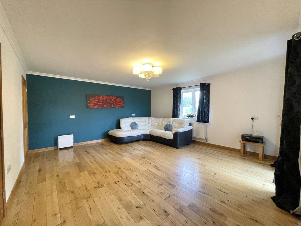 Property photo 3 of 25 Picture No. 22