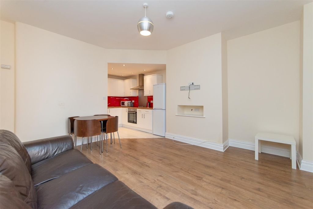 Additional image 18 of 6 bed flat for saleAmble Grove, Sandyford, Newcastle Upon Tyne NE2