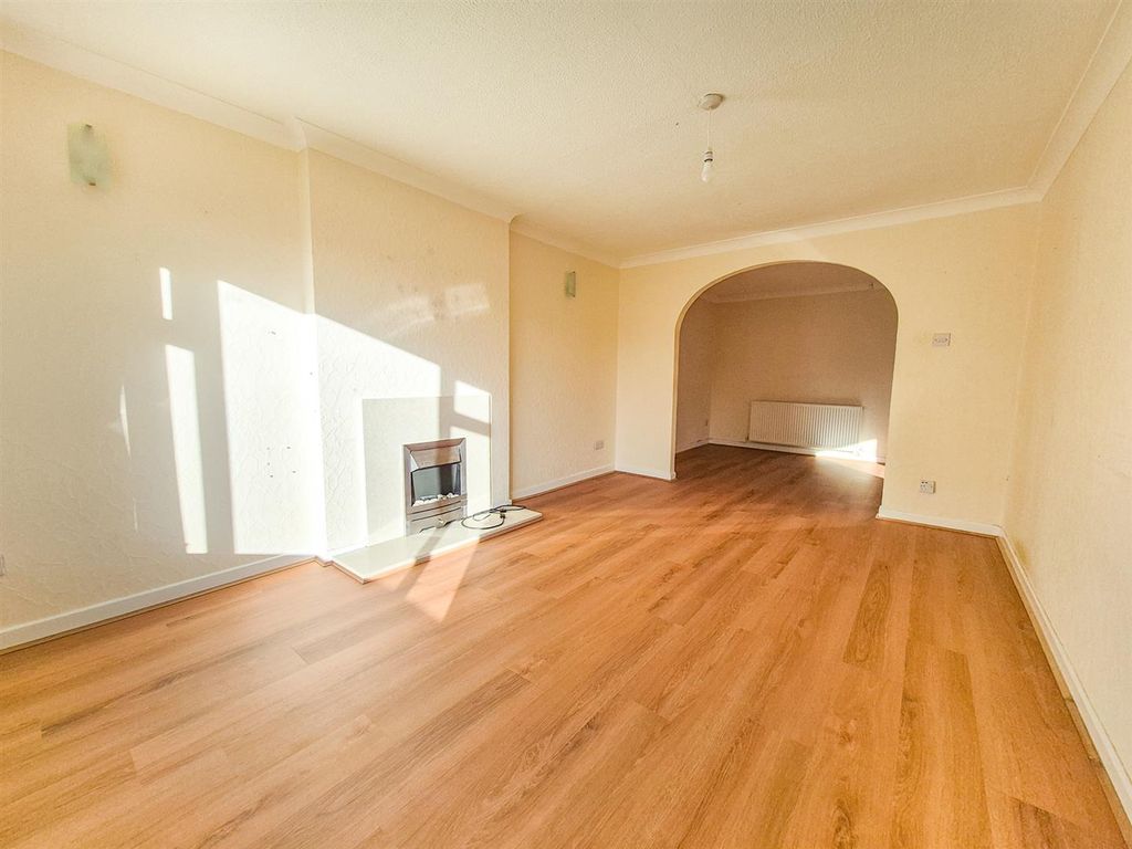 Property photo 2 of 23 Lounge