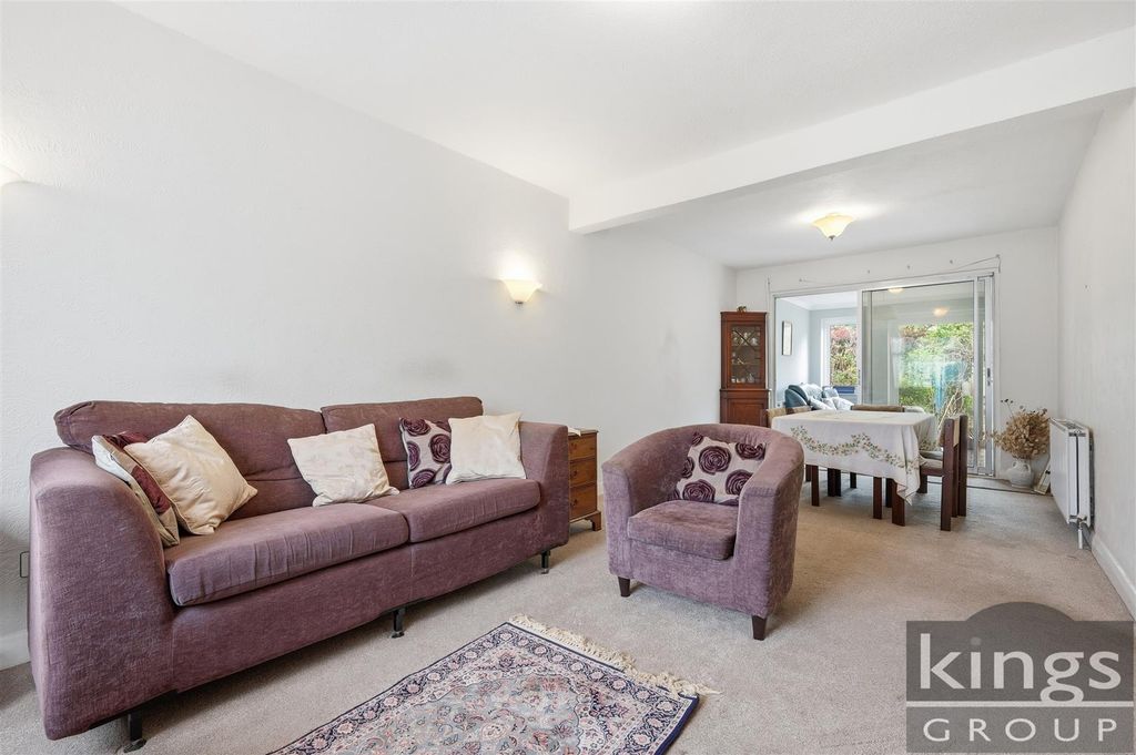 Property photo 3 of 25
