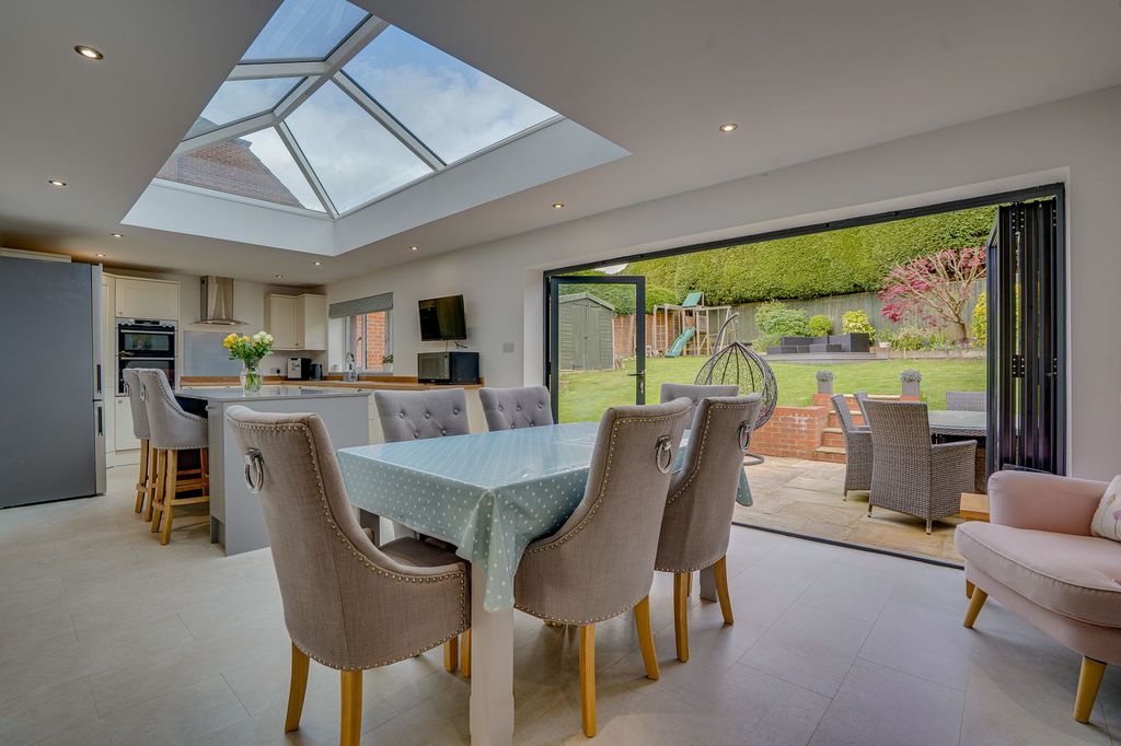 Property photo 2 of 30