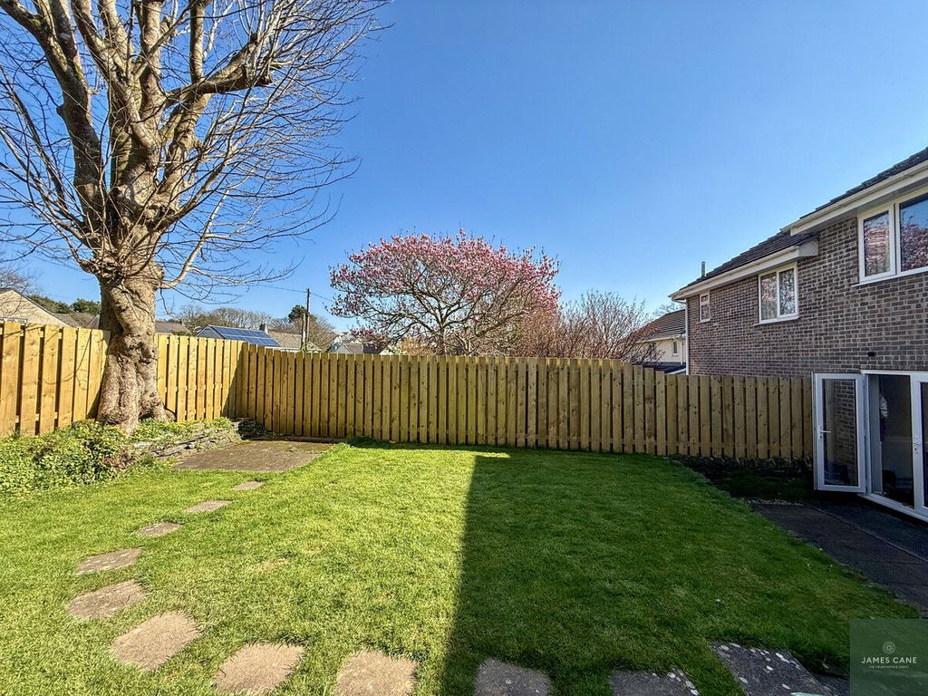 Property photo 3 of 18