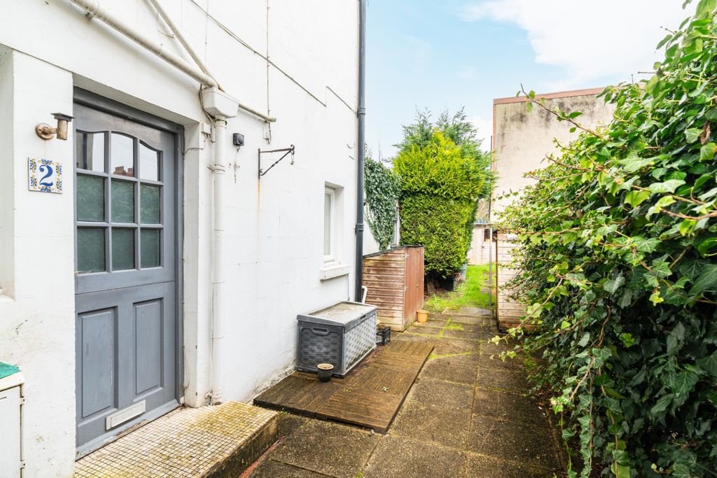Property photo 2 of 11 3107045