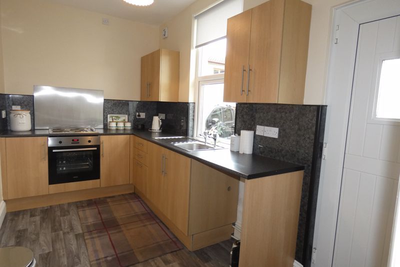 Property photo 3 of 17 Kitchen