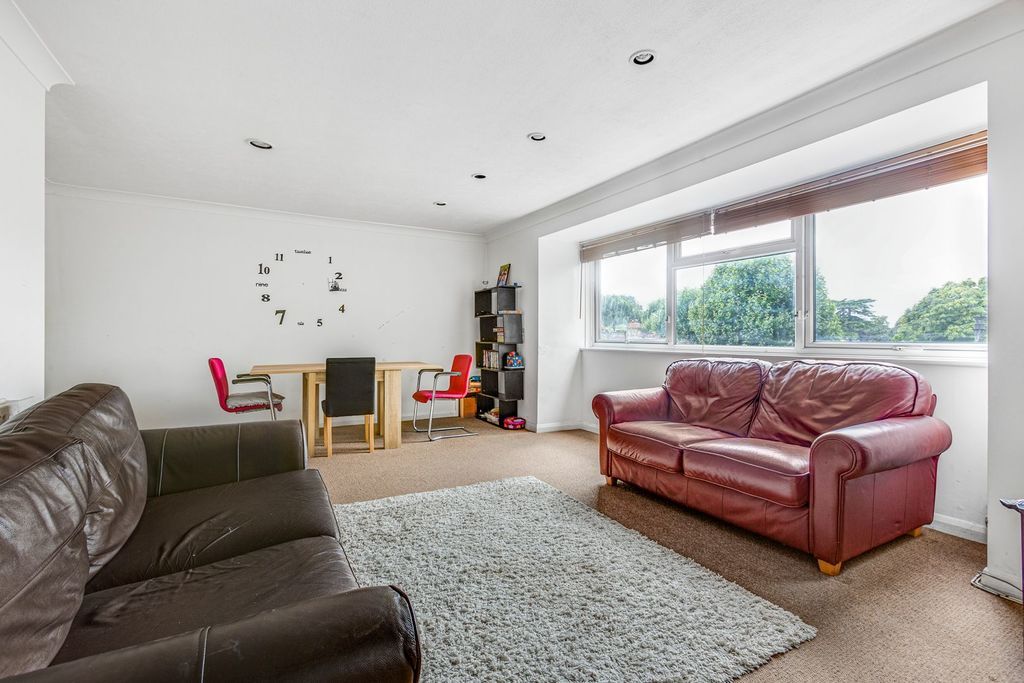 Property photo 3 of 11