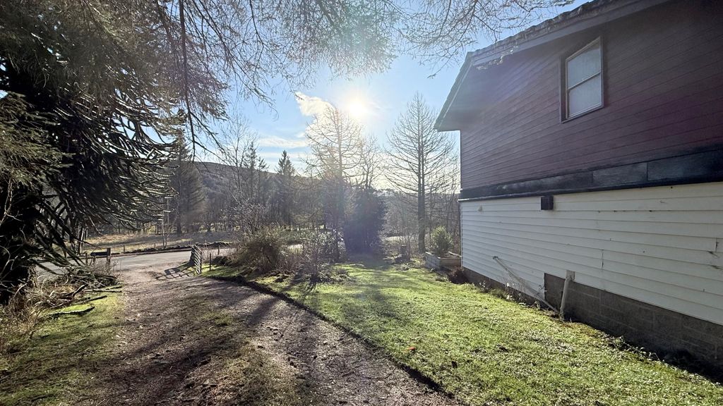 Property photo 2 of 32