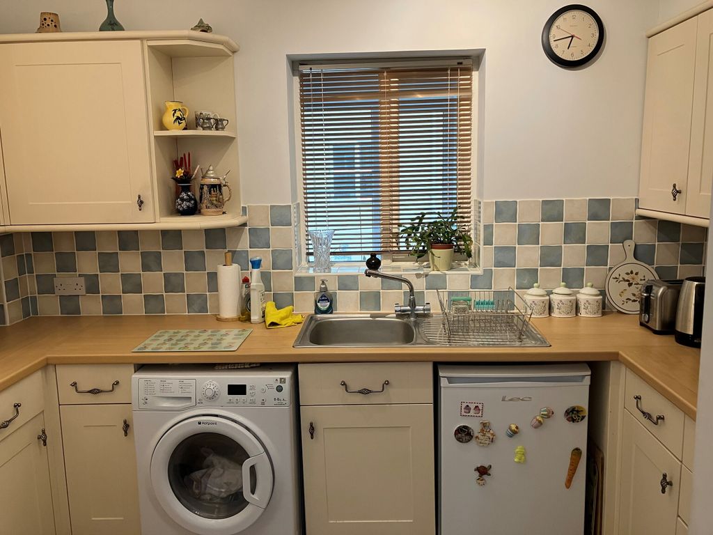 Property photo 3 of 13 Kitchen