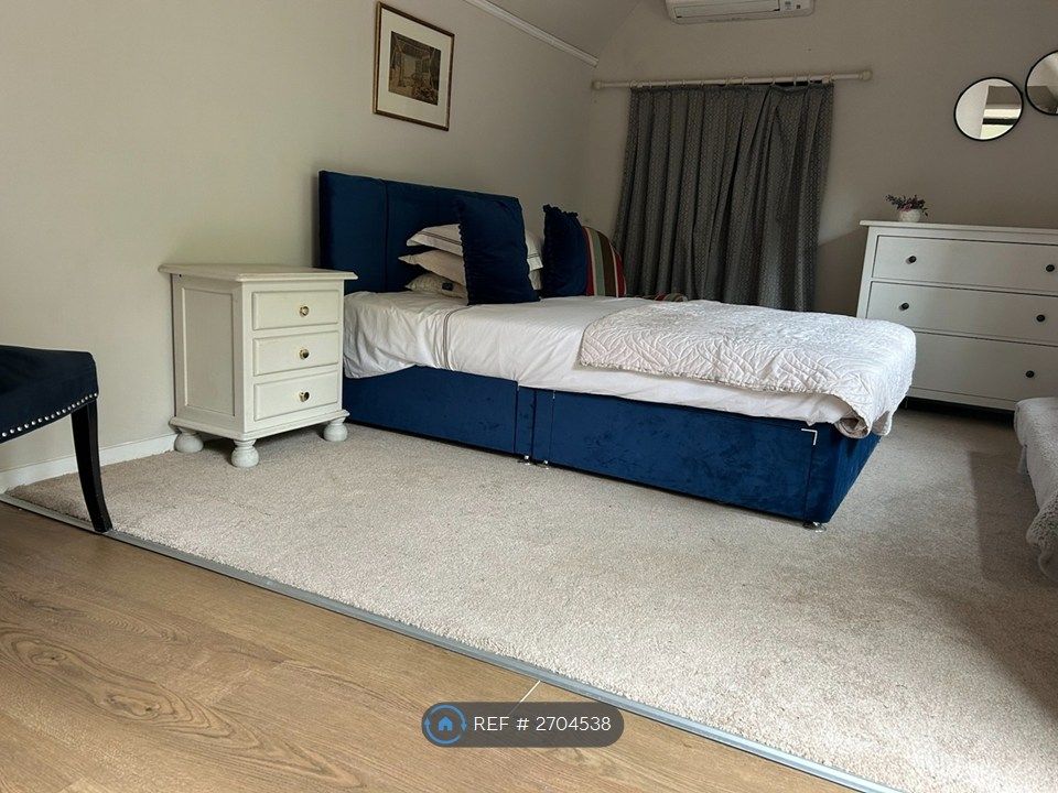 Property photo 2 of 5 Main Room