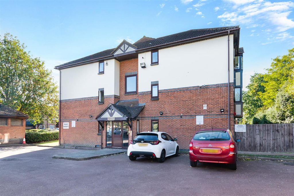 Property photo 1 of 8