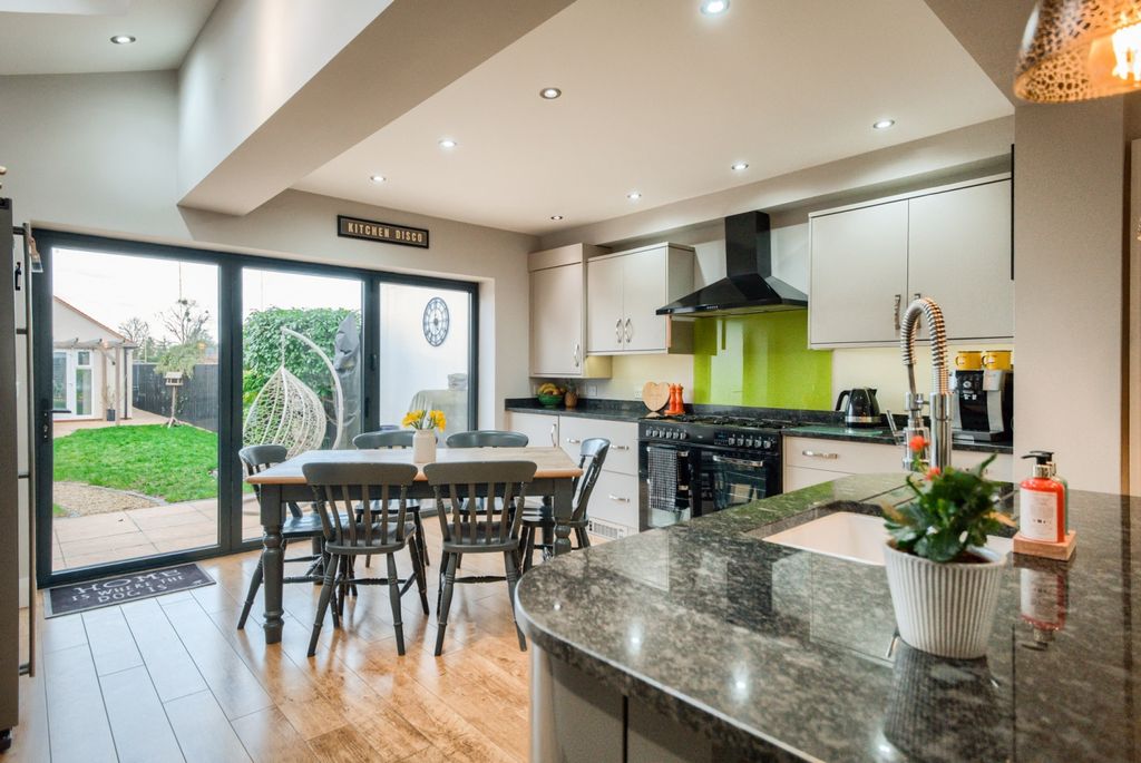 Property photo 2 of 27 Xt5A6583-Hdr(3)