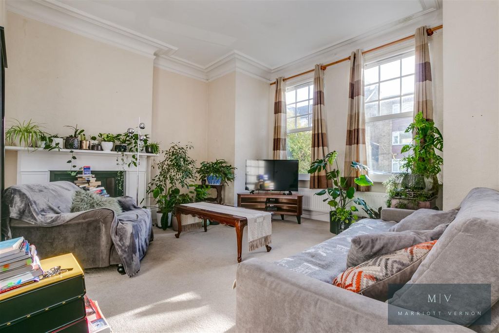 Property photo 2 of 17 Woodstock Road 21 F1 MV-1.Jpg