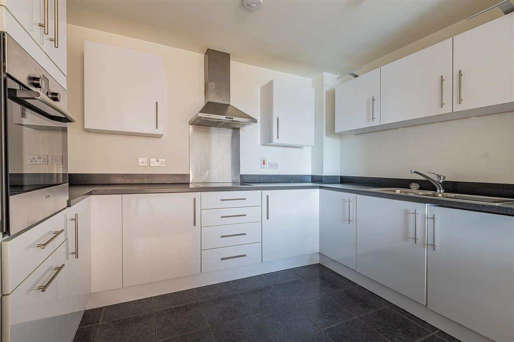 Property photo 2 of 15 Lyon House 180-2.Jpg