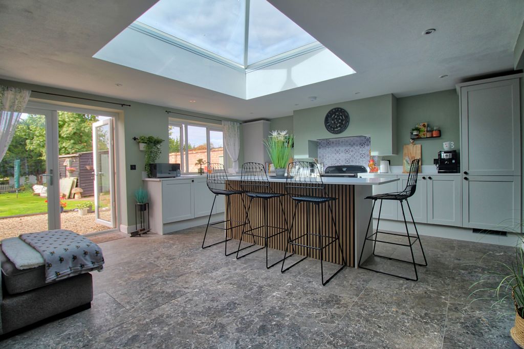 Property photo 2 of 31 Img_4876