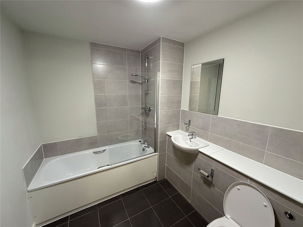 Property photo 3 of 8 Picture No. 10