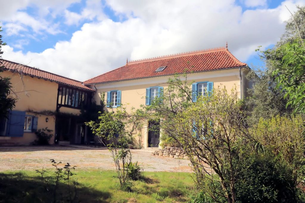 Property photo 1 of 49