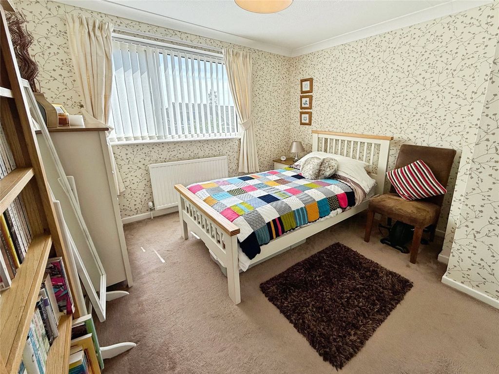 Property photo 3 of 17 Bedroom 2