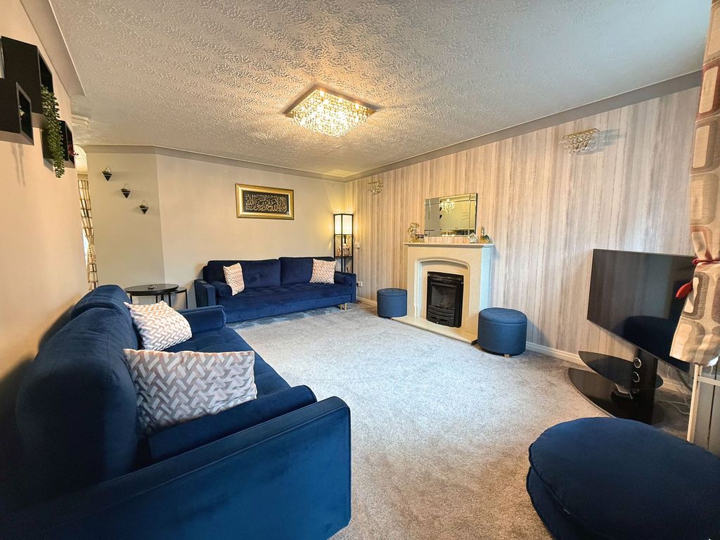 Property photo 2 of 27