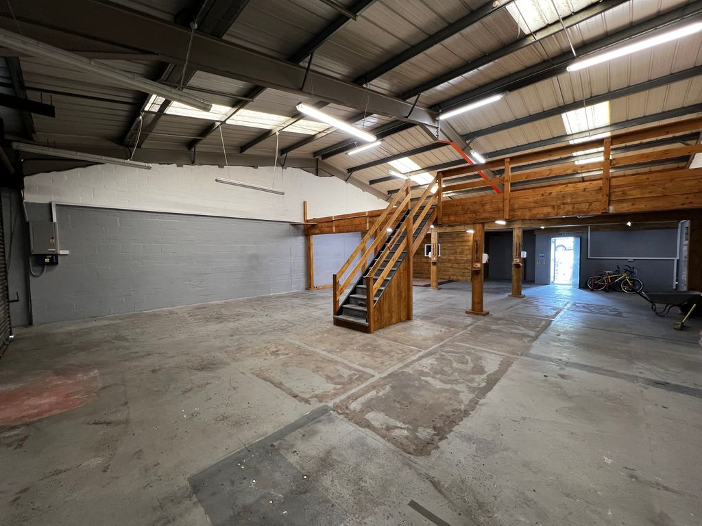 Property photo 2 of 3