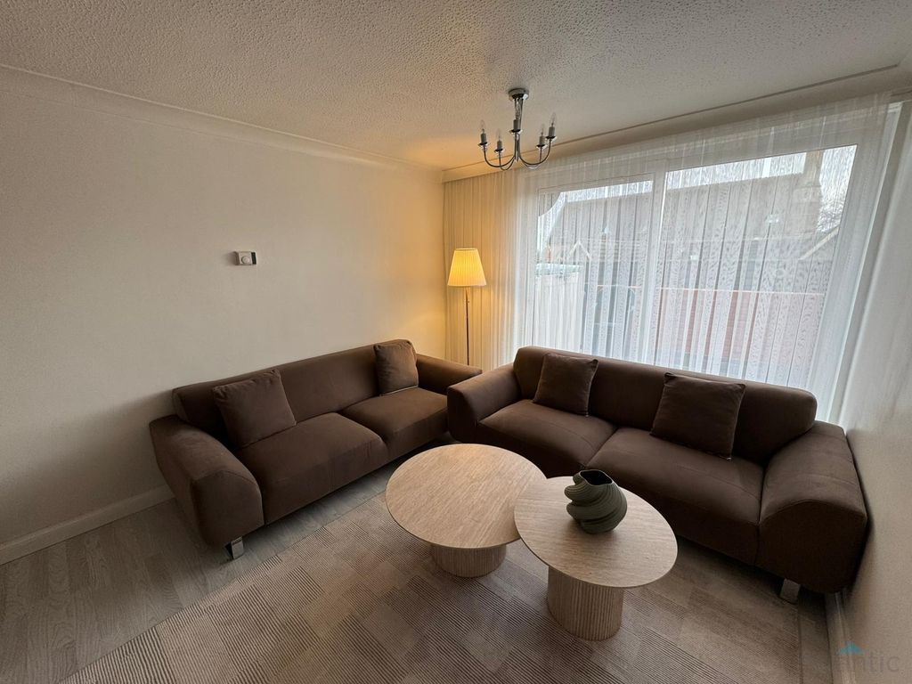 Property photo 3 of 20 Gallery