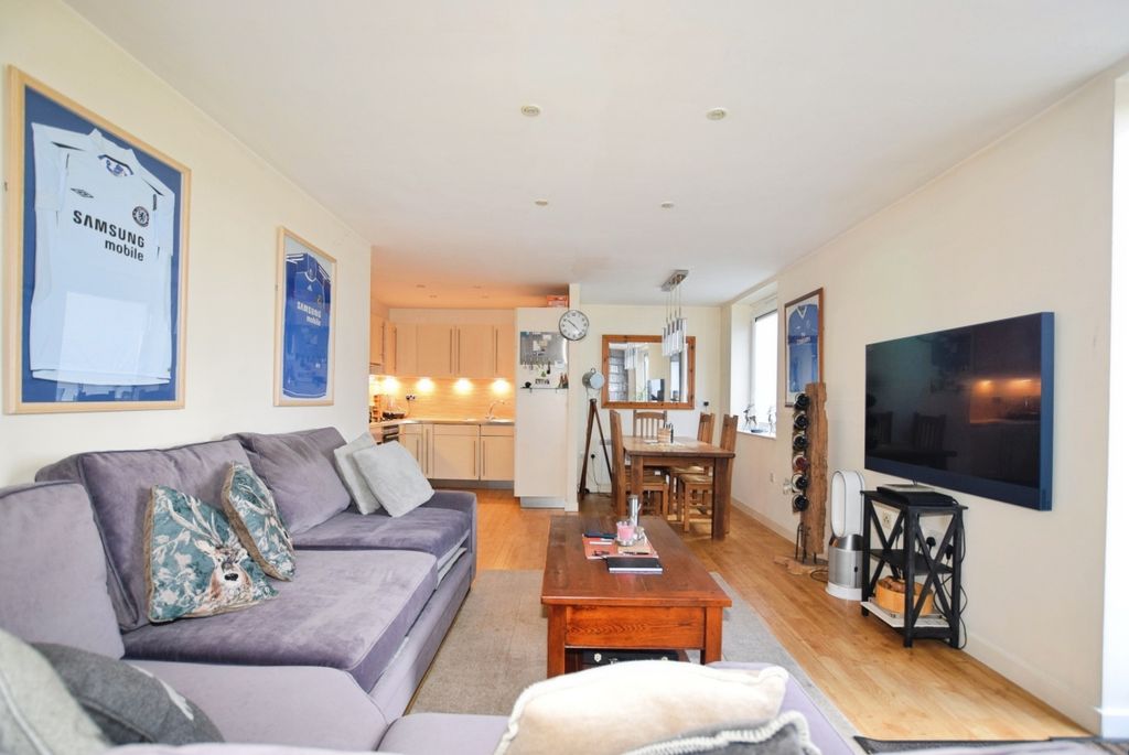 Additional image 7 of 2 bed flat to rentLower Tanbridge Way, Horsham RH12