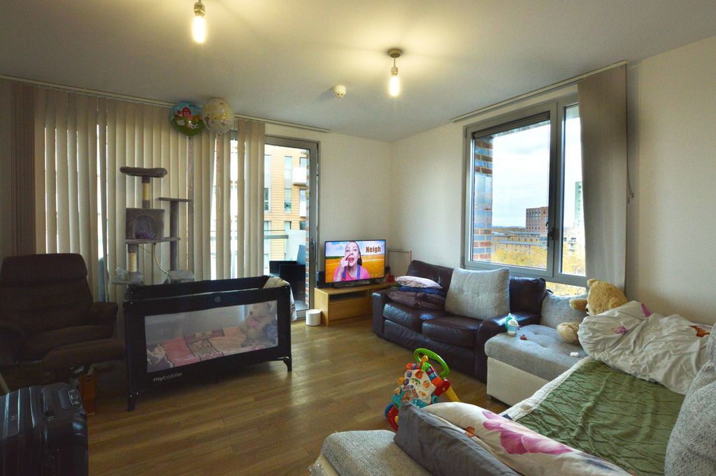 Property photo 3 of 18