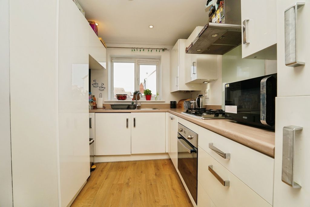 Property photo 2 of 11 Pbox-Img.Jpg