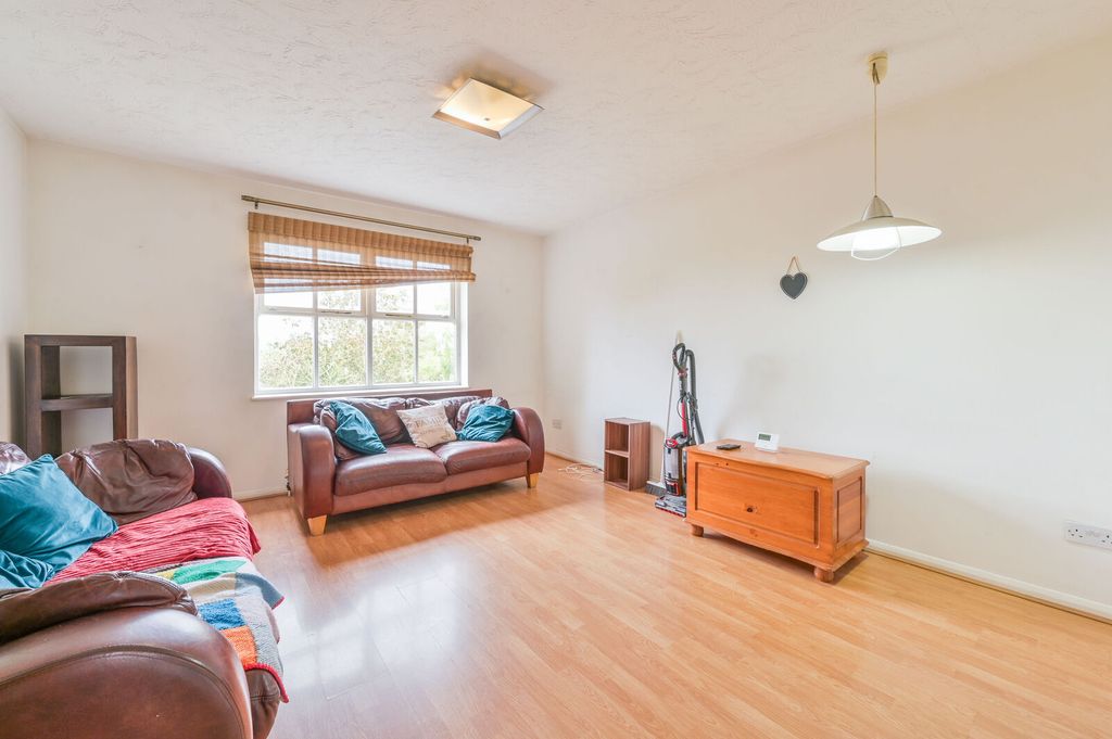 Property photo 3 of 5