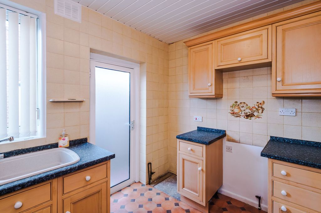 Property photo 3 of 32