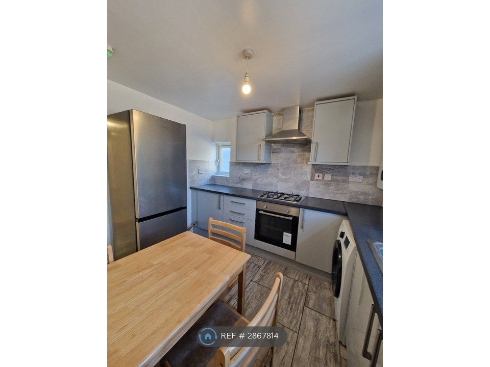 Property photo 1 of 19 Kitchen