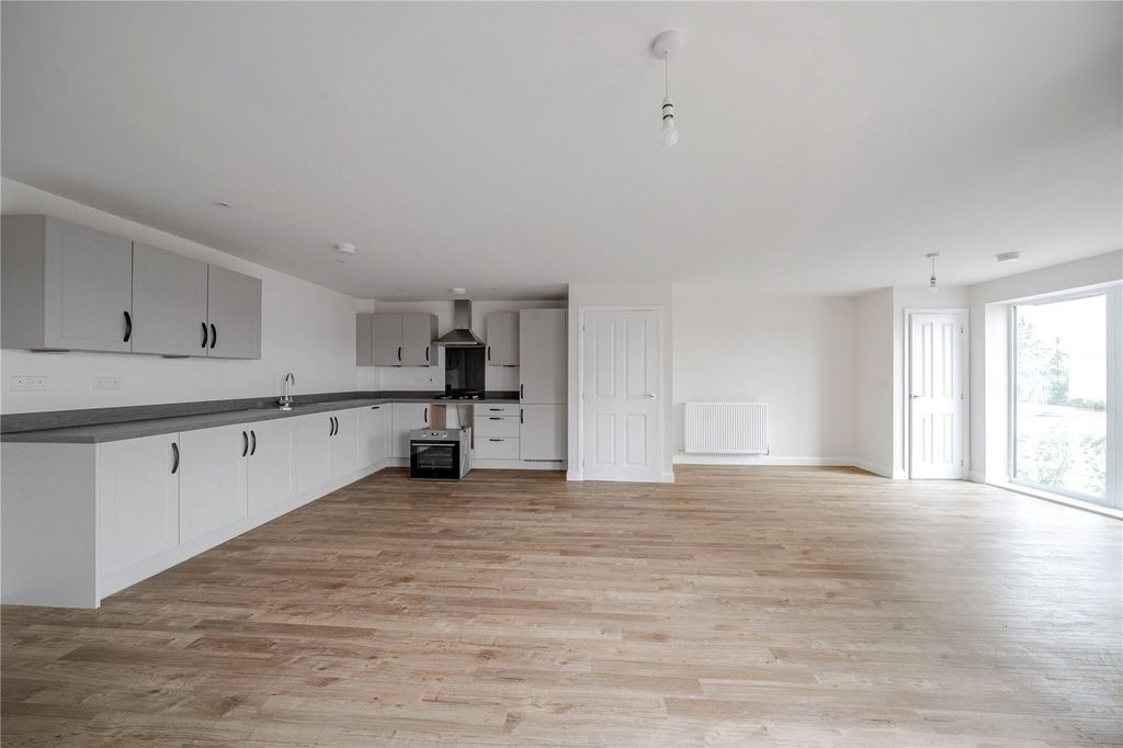 Property photo 1 of 14 Picture No. 24
