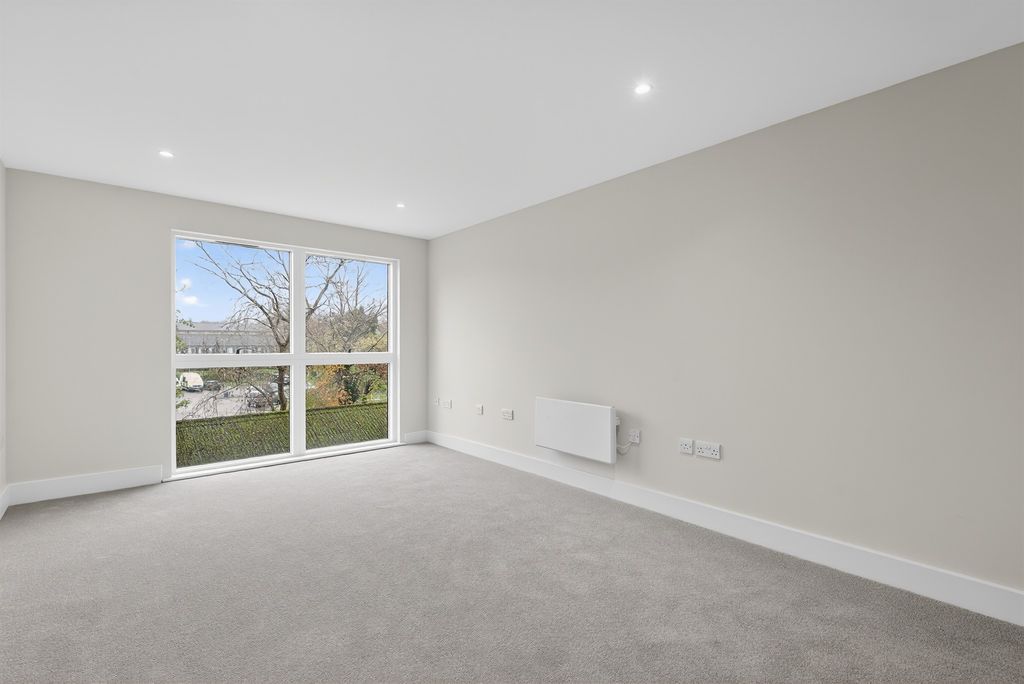 Property photo 3 of 8